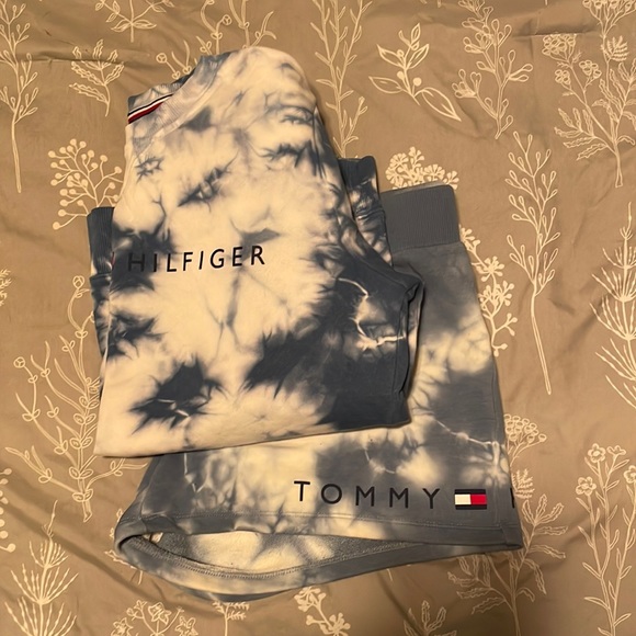 Tommy Hilfiger Other - Tommy Hilfiger Tie-Dye set